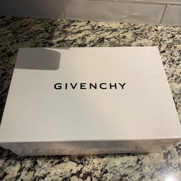 Givenchy slip on sneakers with rose detail - Picture 2 of 8